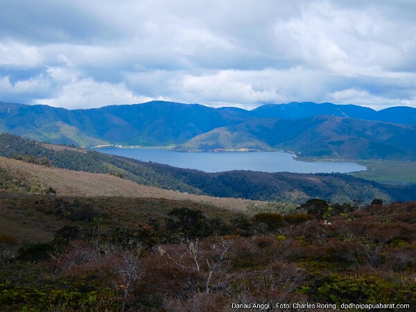 Traveling to Arfak mountains Lake Anggi Giji in Arfak mountains of Manokwari.